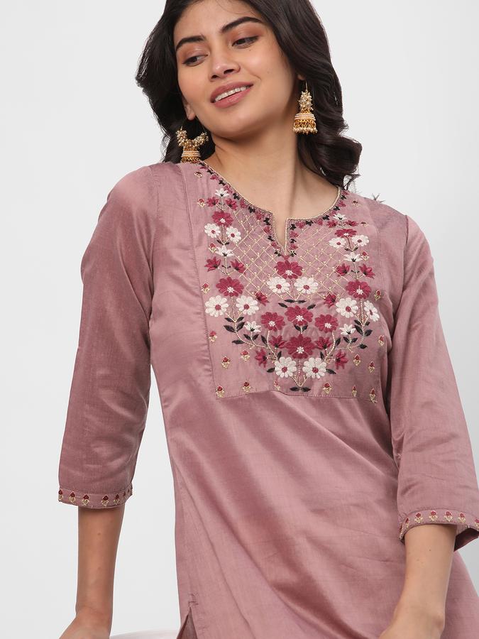 Women Poly Blend Regular Fit Round Neck Embroidered Kurta