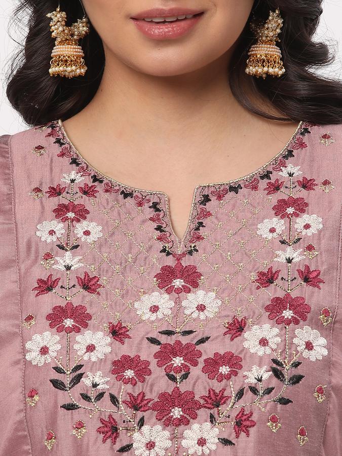 Women Poly Blend Regular Fit Round Neck Embroidered Kurta